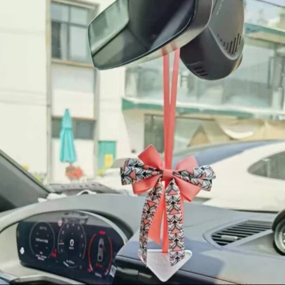 Prada Dubai de Catwalk gift box - Picture 10 of 10